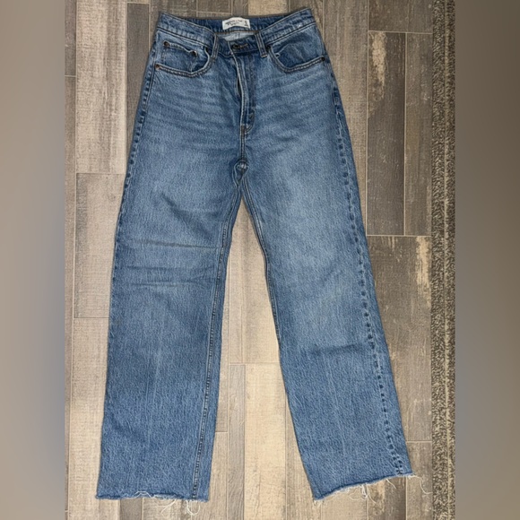 Abercrombie & Fitch Women's Straight Leg Blue Jeans - Picture 1 of 2